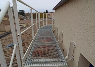 PASSERELLE SUSPENDUE